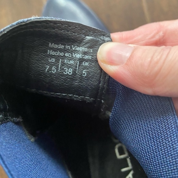 ALDO Blue Healed Boots Size 7.5 - Picture 16 of 16